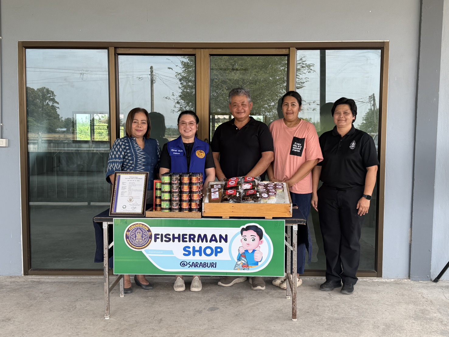 🌼สำนักงานพัฒนาชุมชนอำเภอวิหารแดง🌼 ลงพื้นที่ติดตามฟาร์มปูนา “แม่มาณิการ์” หนุนขับเคลื่อน OTOP สร้างรายได้ชุมชน